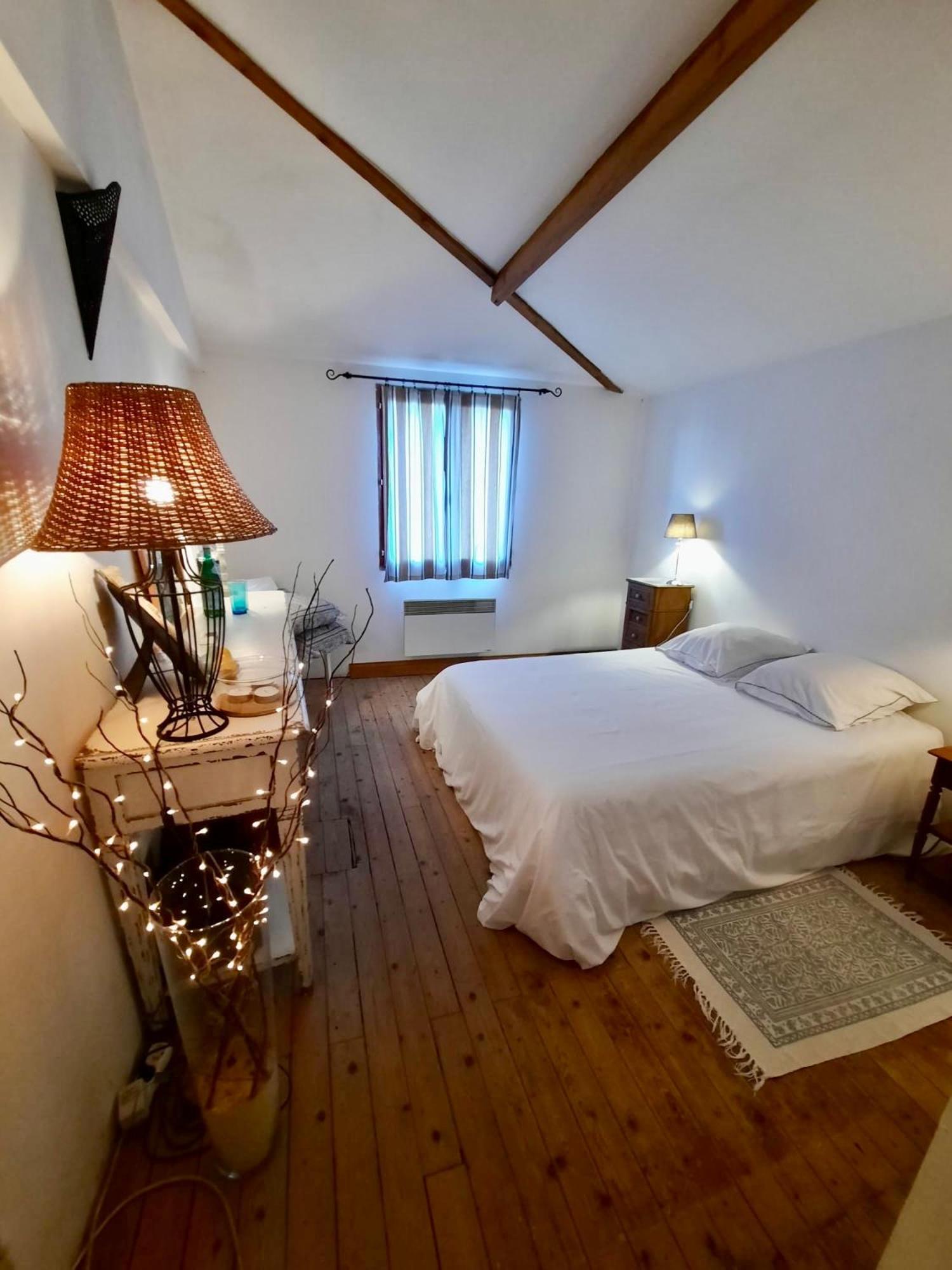 Bed and Breakfast Pierres Et Jardins Senlis  Esterno foto