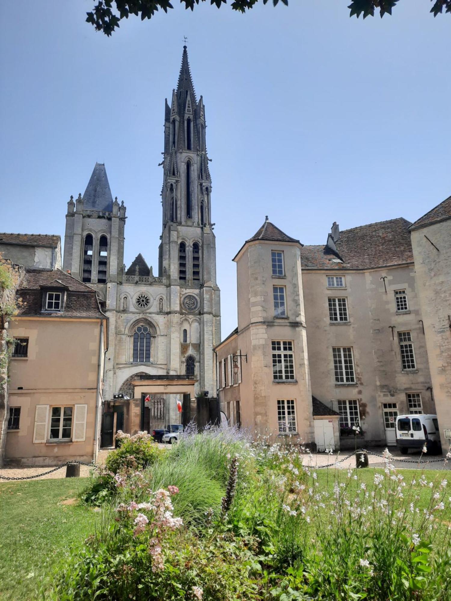 Bed and Breakfast Pierres Et Jardins Senlis  Esterno foto